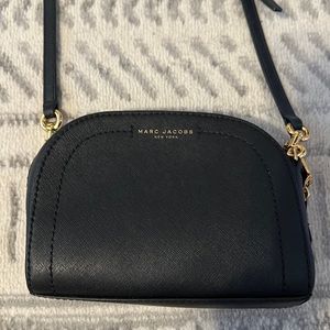 Small Marc jacobs all black cross body bag . In great condition